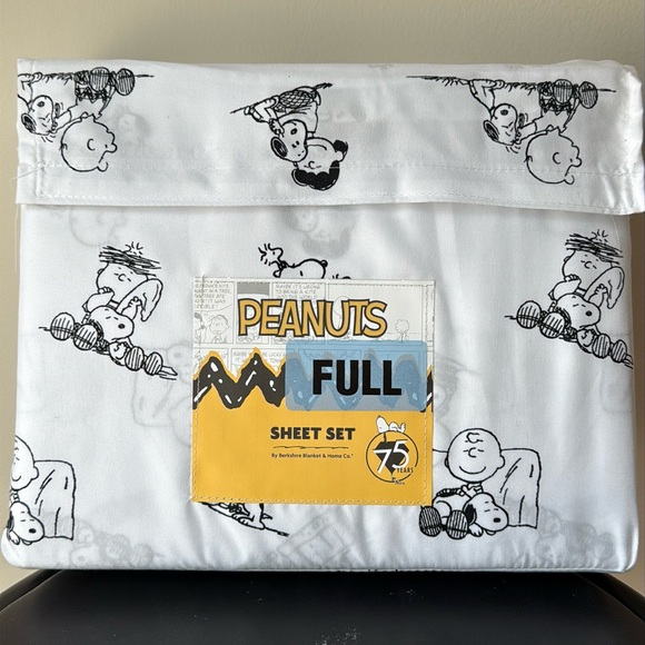 NEW Snoopy Peanuts Sneepy Naptime Full Size Sheet Set - Picture 1 of 10
